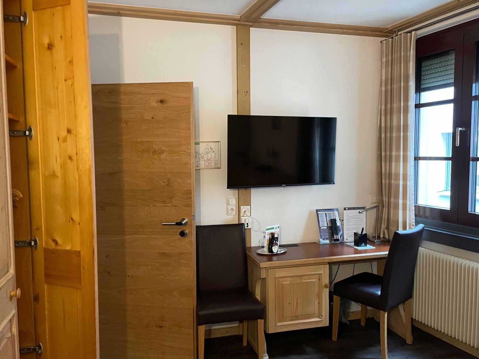 Hotel Gruener Baum Βίρτσμπουργκ Δωμάτιο φωτογραφία